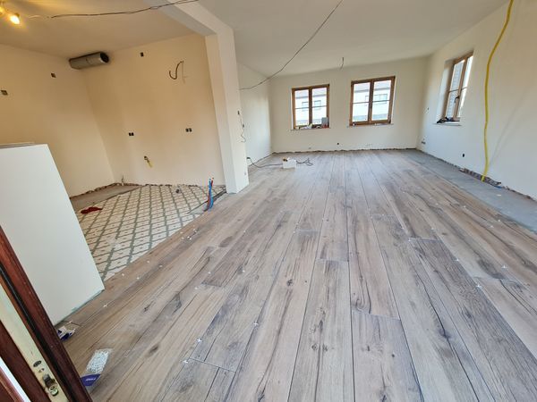 Carrelage și finisaje interioare